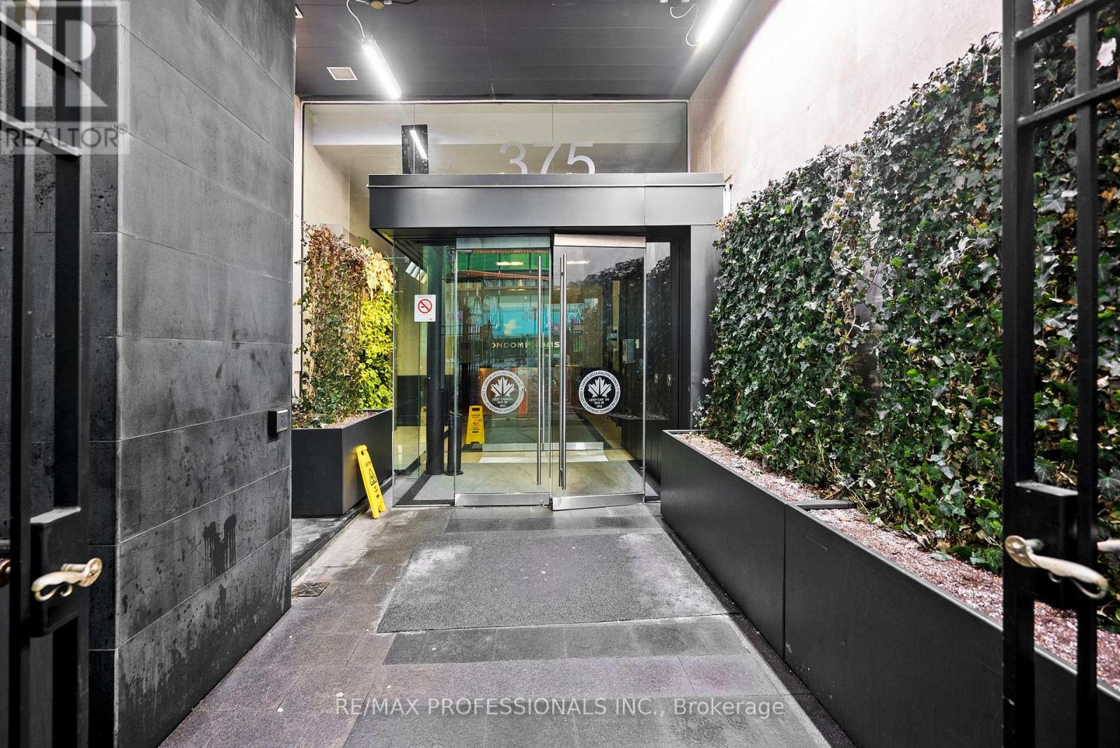 1505 - 375 King Street W, Toronto, Ontario  M5V 1K5 - Photo 35 - C12875956