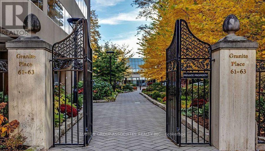 1602 - 61 ST CLAIR AVENUE W, Toronto, Ontario