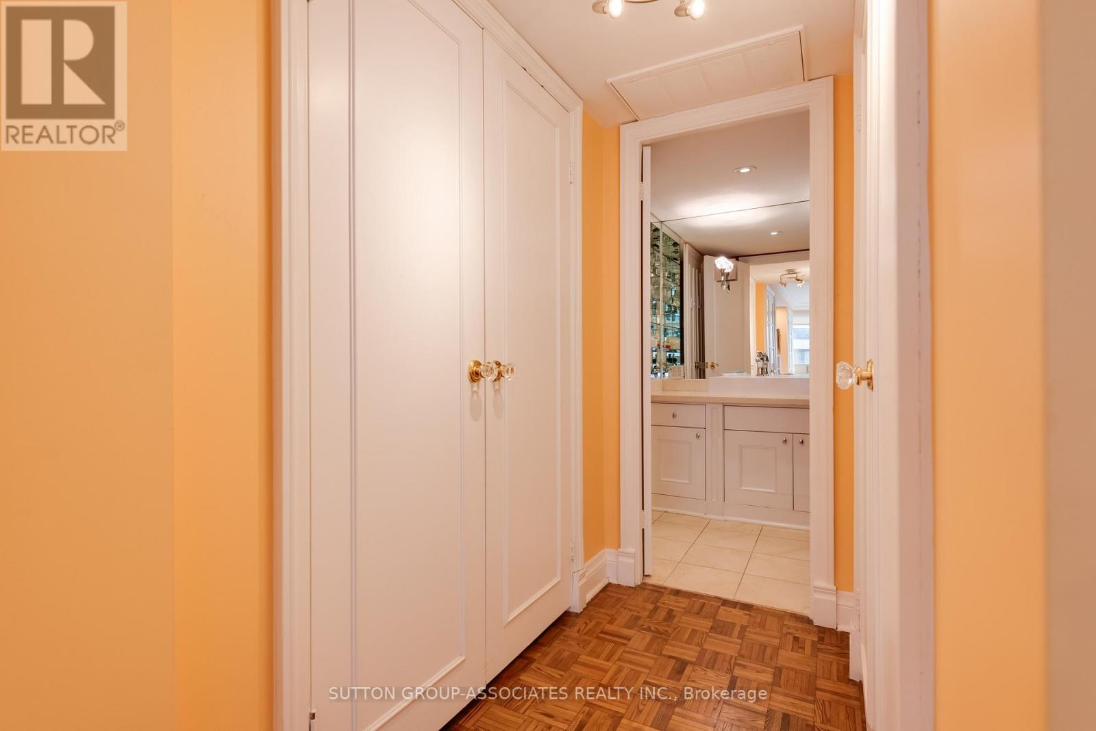 1602 - 61 St Clair Avenue W, Toronto, Ontario  M4V 2Y8 - Photo 30 - C12876076