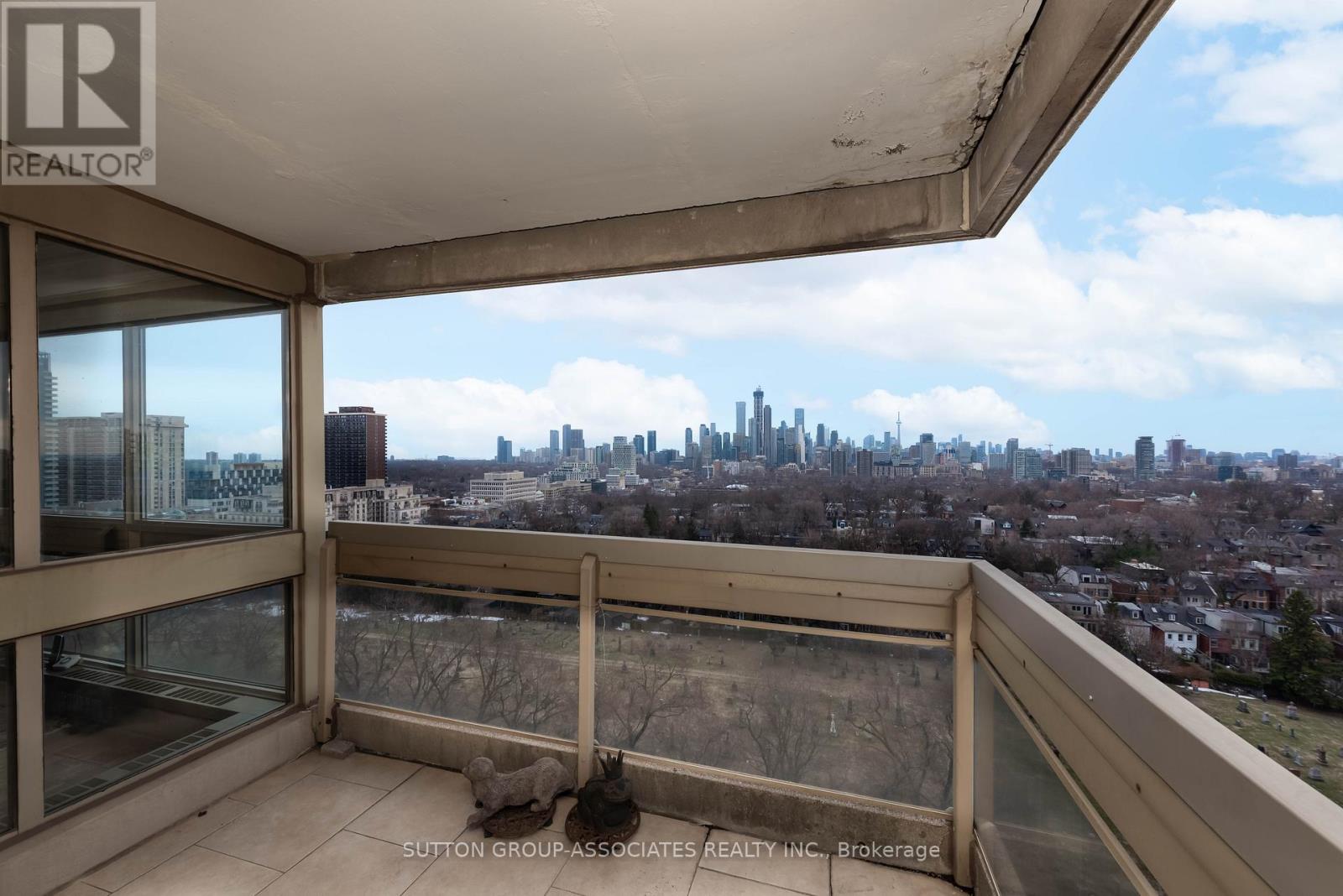 1602 - 61 St Clair Avenue W, Toronto, Ontario  M4V 2Y8 - Photo 35 - C12876076