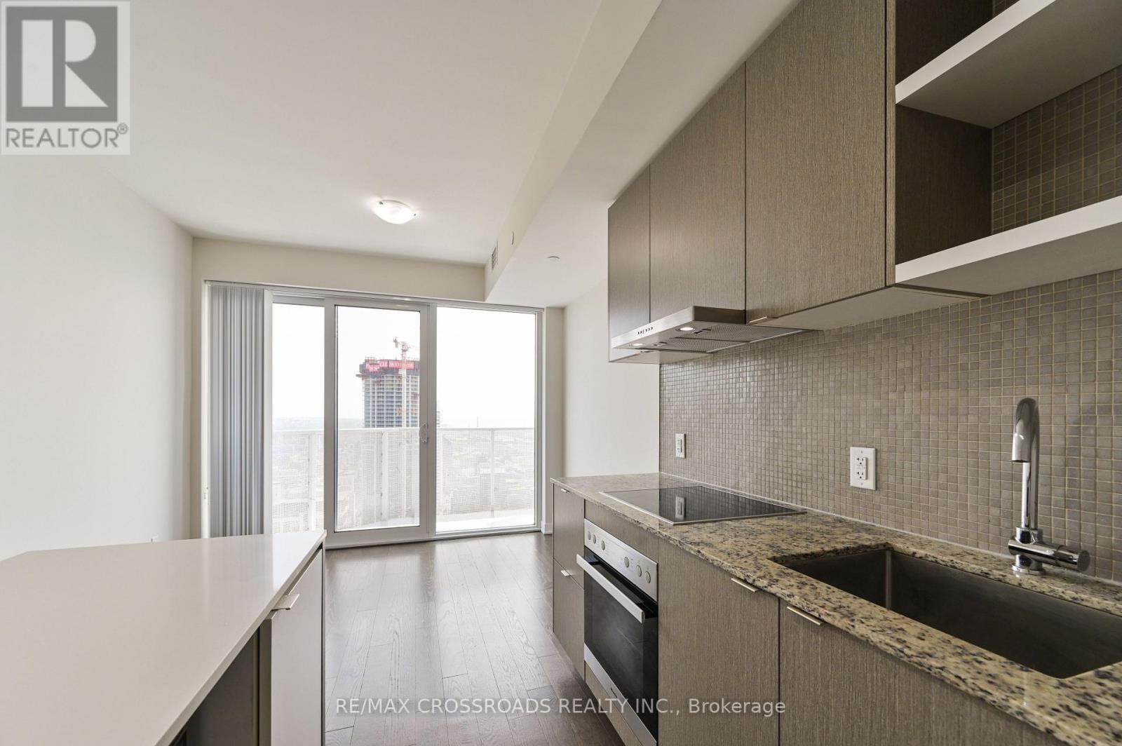 6805 - 88 Harbour Street, Toronto, Ontario  M5J 0C3 - Photo 11 - C12876122