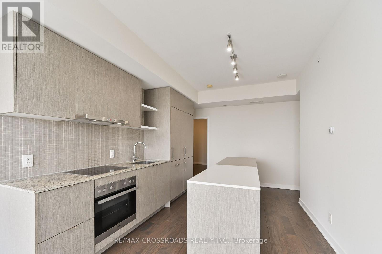 6805 - 88 Harbour Street, Toronto, Ontario  M5J 0C3 - Photo 9 - C12876122