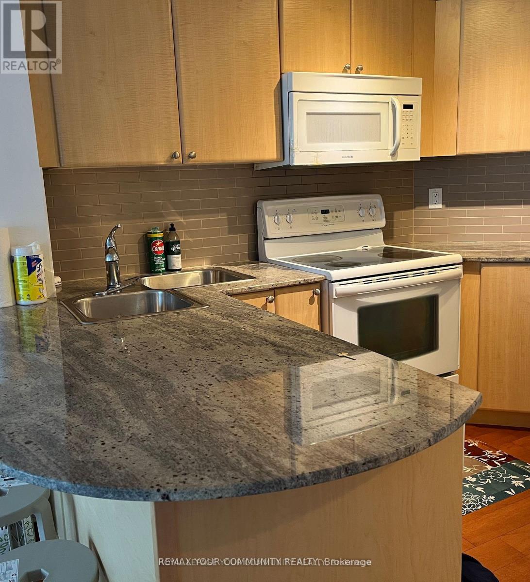 2201 - 763 Bay Street, Toronto, Ontario  M5G 2R3 - Photo 5 - C12876178