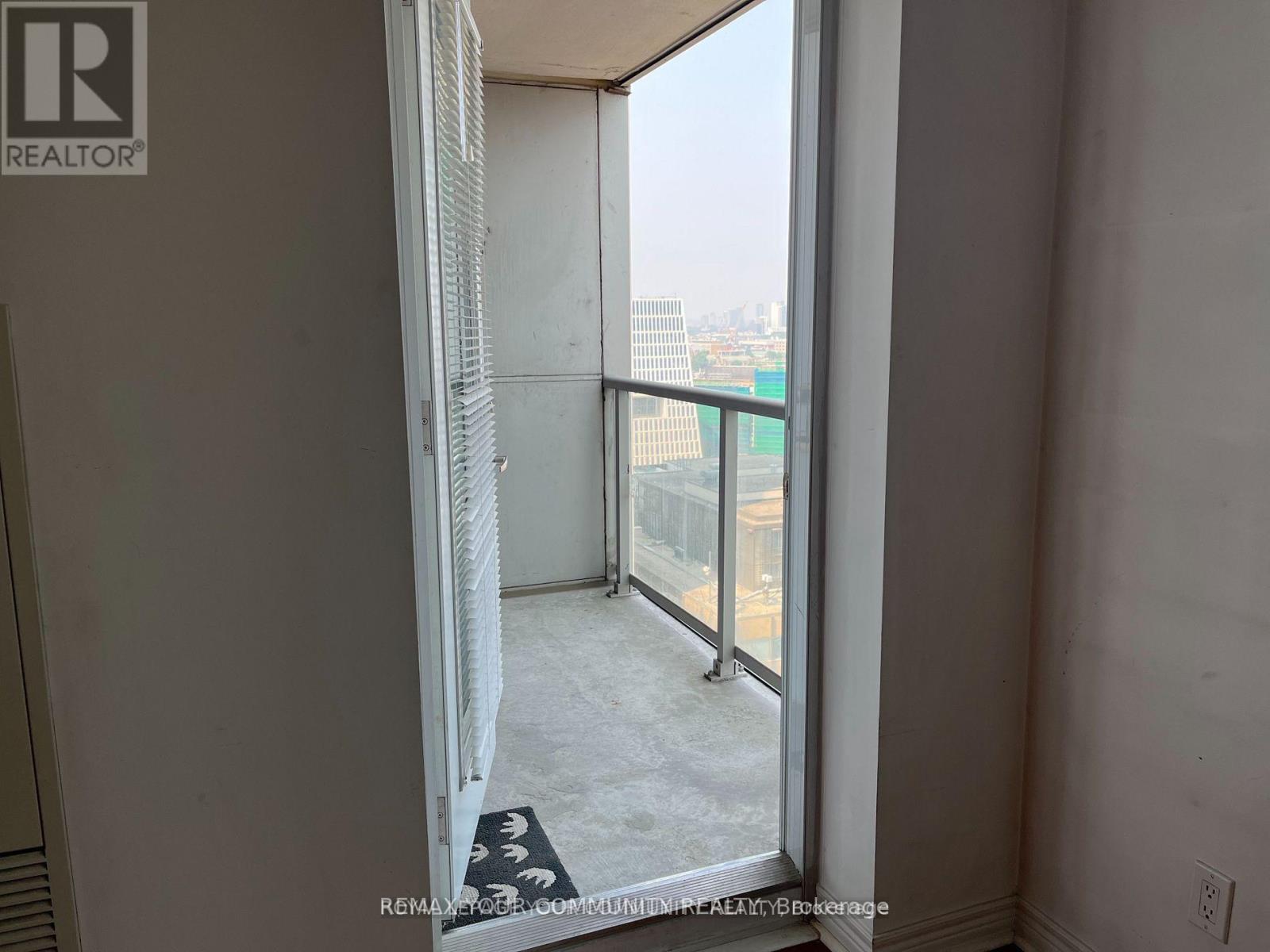 2201 - 763 Bay Street, Toronto, Ontario  M5G 2R3 - Photo 7 - C12876178