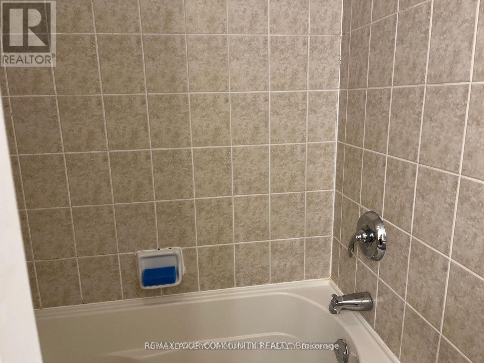 2201 - 763 Bay Street, Toronto, Ontario  M5G 2R3 - Photo 9 - C12876178