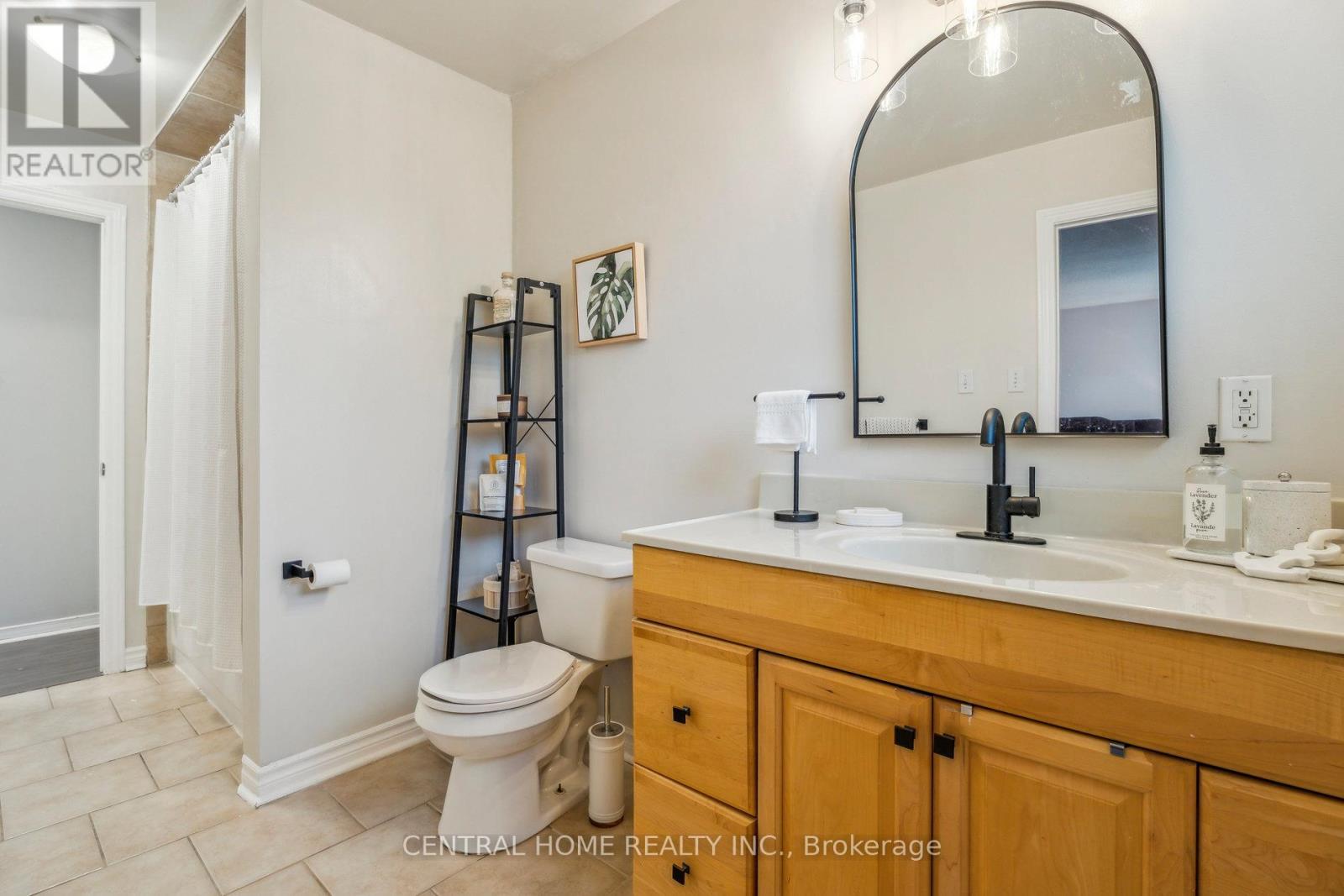 50 Metro Road S, Georgina, Ontario  L4P 3K8 - Photo 18 - N12818840