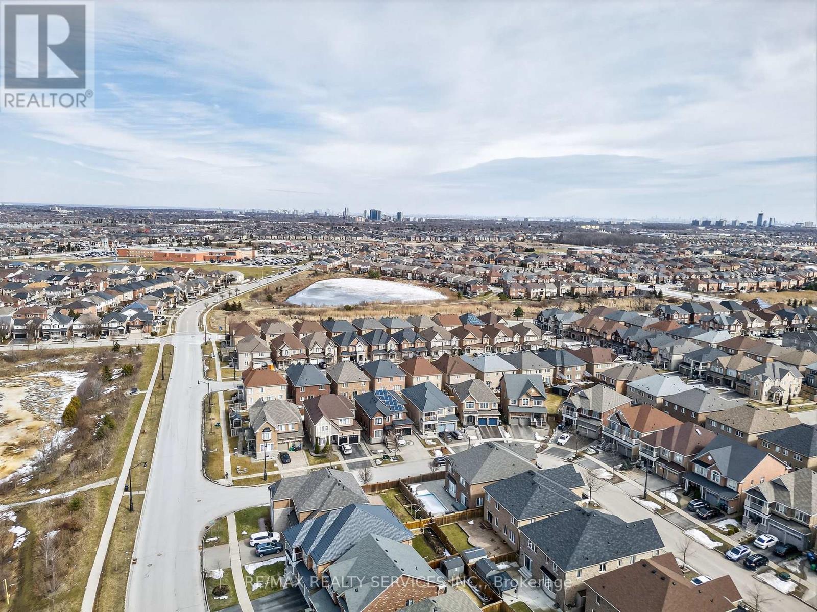 25 Selsdon Street, Brampton, Ontario  L6X 3C4 - Photo 45 - W12874074