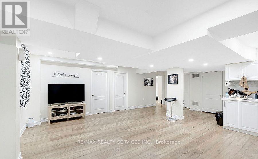 25 Selsdon Street, Brampton, Ontario  L6X 3C4 - Photo 41 - W12874074