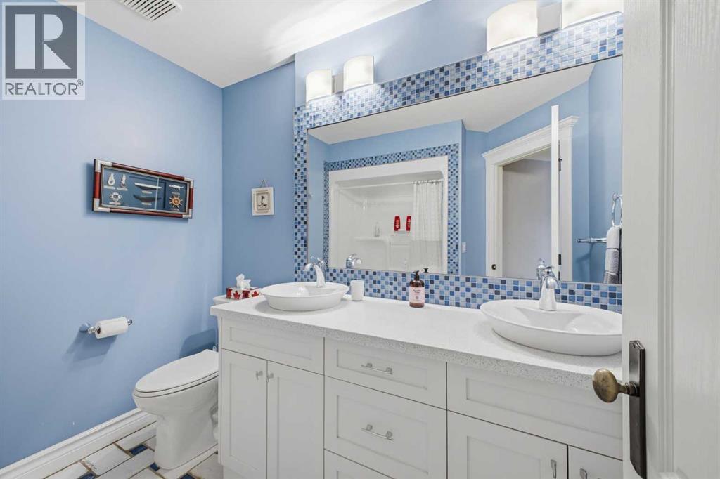 405 Pinnacle Ridge Place Sw, Rural Rocky View County, Alberta  T3Z 3N8 - Photo 41 - A2292406