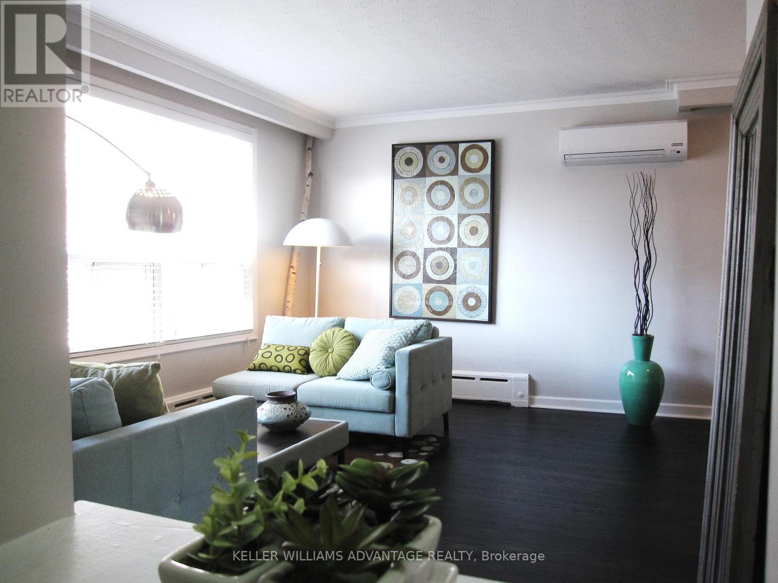 3rd Flr - 31 Glenside Avenue, Toronto, Ontario  M4L 2T6 - Photo 1 - E12876232