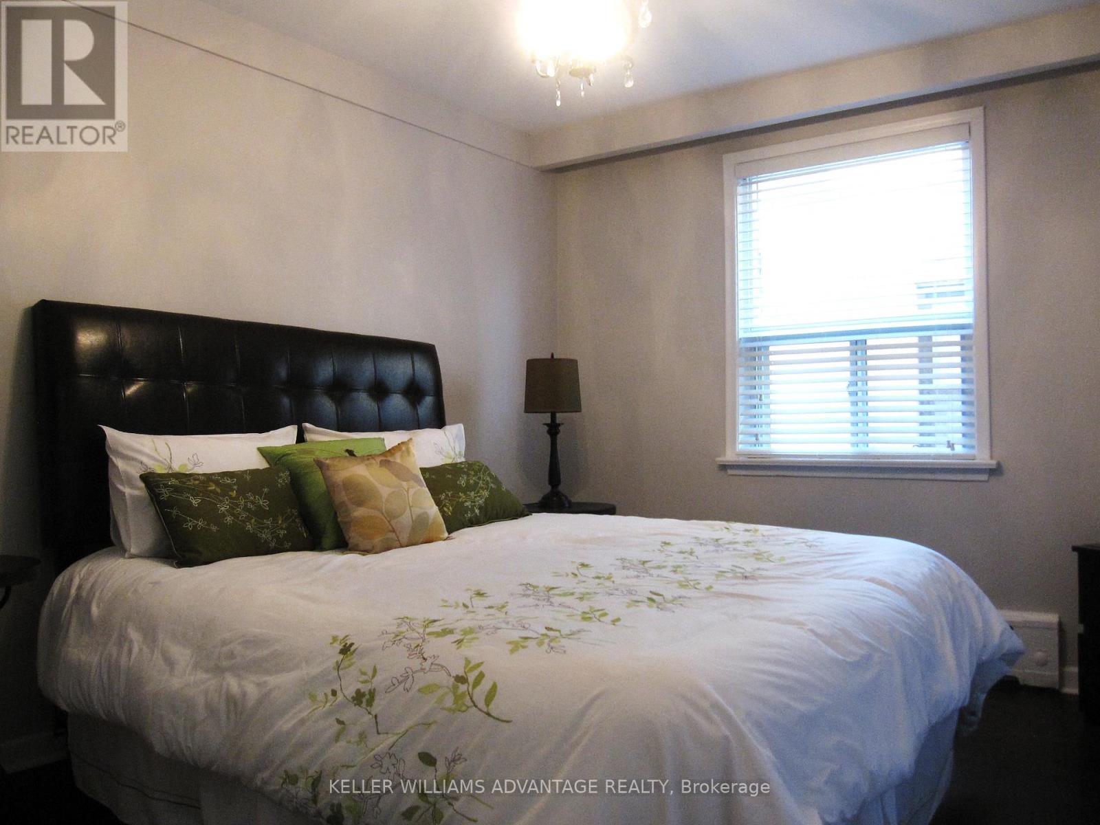 3rd Flr - 31 Glenside Avenue, Toronto, Ontario  M4L 2T6 - Photo 3 - E12876232