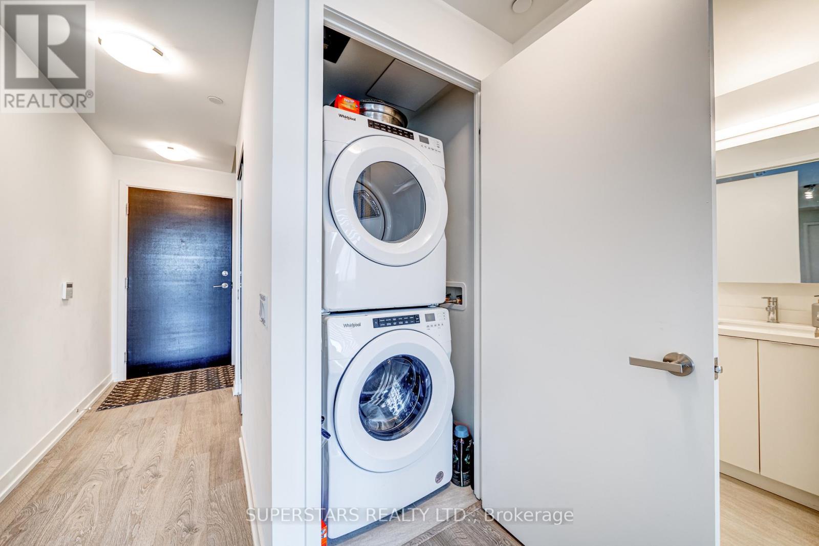 1211w - 3 Rosewater Street, Richmond Hill, Ontario  L4C 5T6 - Photo 17 - N12875970