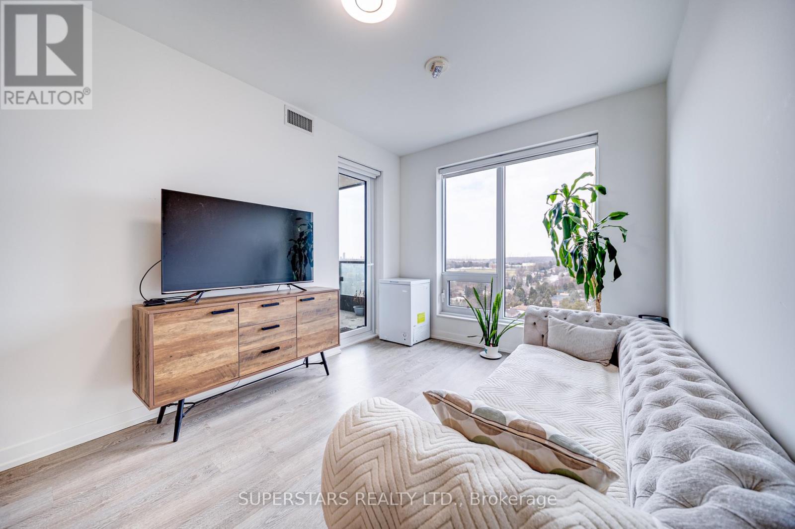 1211w - 3 Rosewater Street, Richmond Hill, Ontario  L4C 5T6 - Photo 3 - N12875970