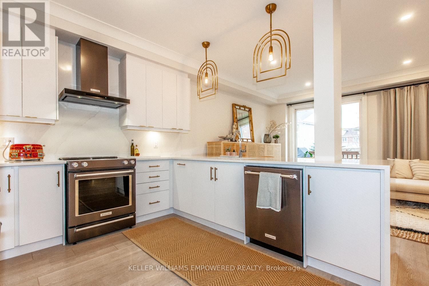 48 Lowther Avenue, Richmond Hill, Ontario  L4E 2Z7 - Photo 6 - N12875998