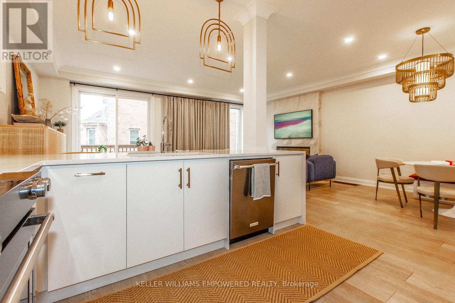 48 Lowther Avenue, Richmond Hill, Ontario  L4E 2Z7 - Photo 8 - N12875998