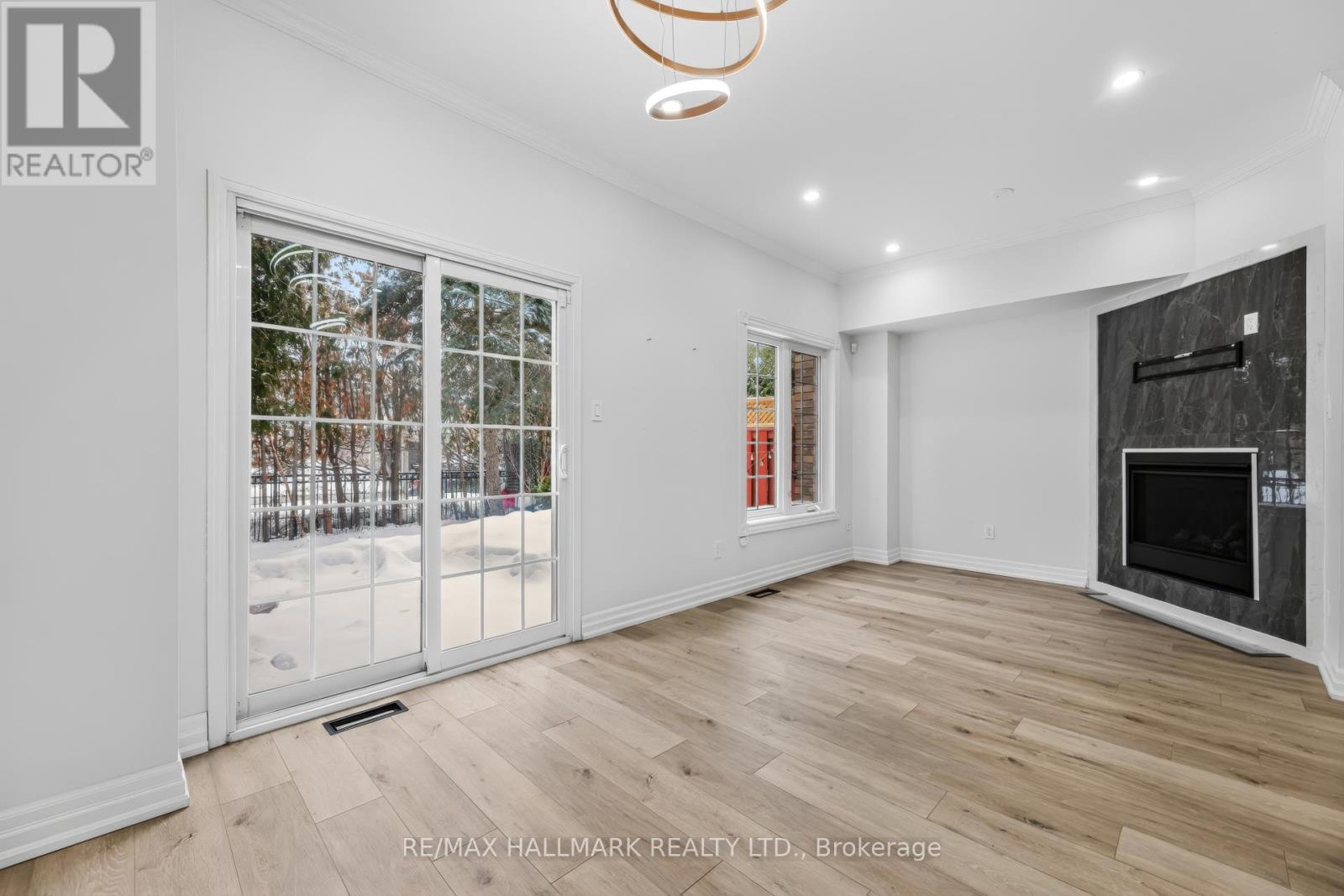 39 - 180 Blue Willow Drive, Vaughan, Ontario  L4L 9C9 - Photo 6 - N12876036