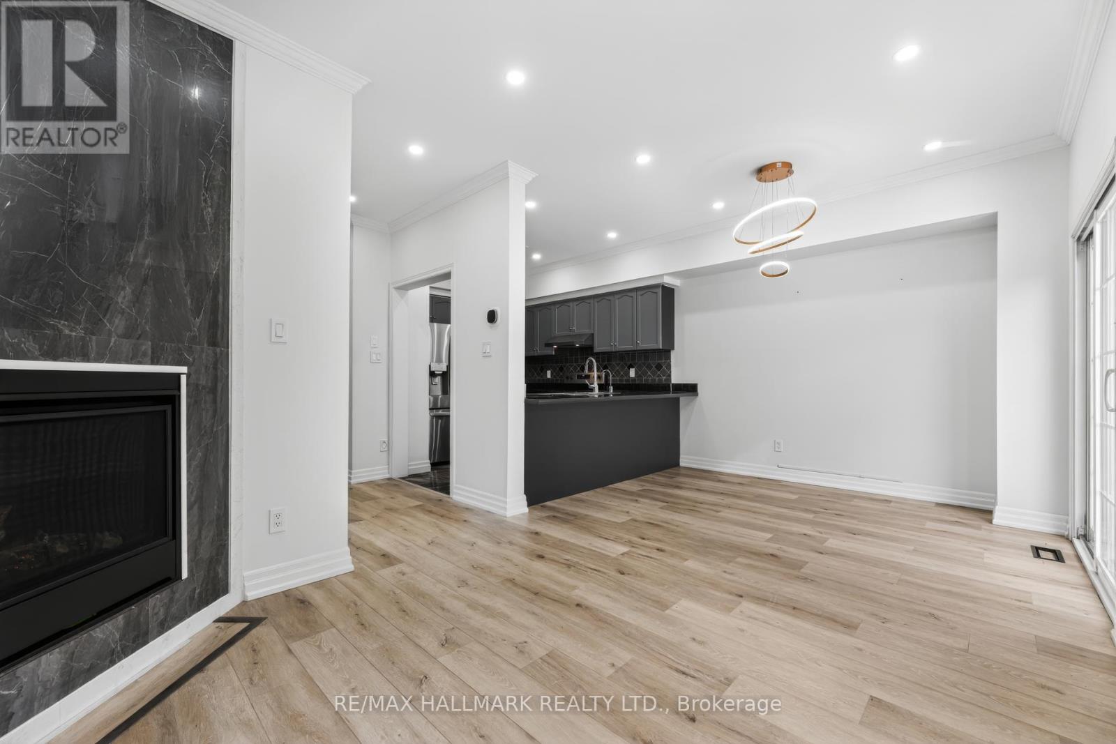 39 - 180 Blue Willow Drive, Vaughan, Ontario  L4L 9C9 - Photo 7 - N12876036