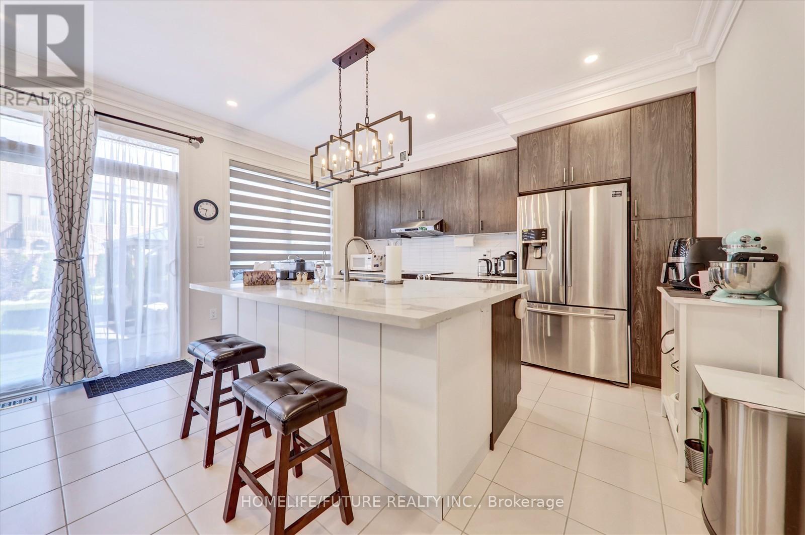 104 Holland Vista Street, East Gwillimbury, Ontario  L9N 0T4 - Photo 13 - N12876044