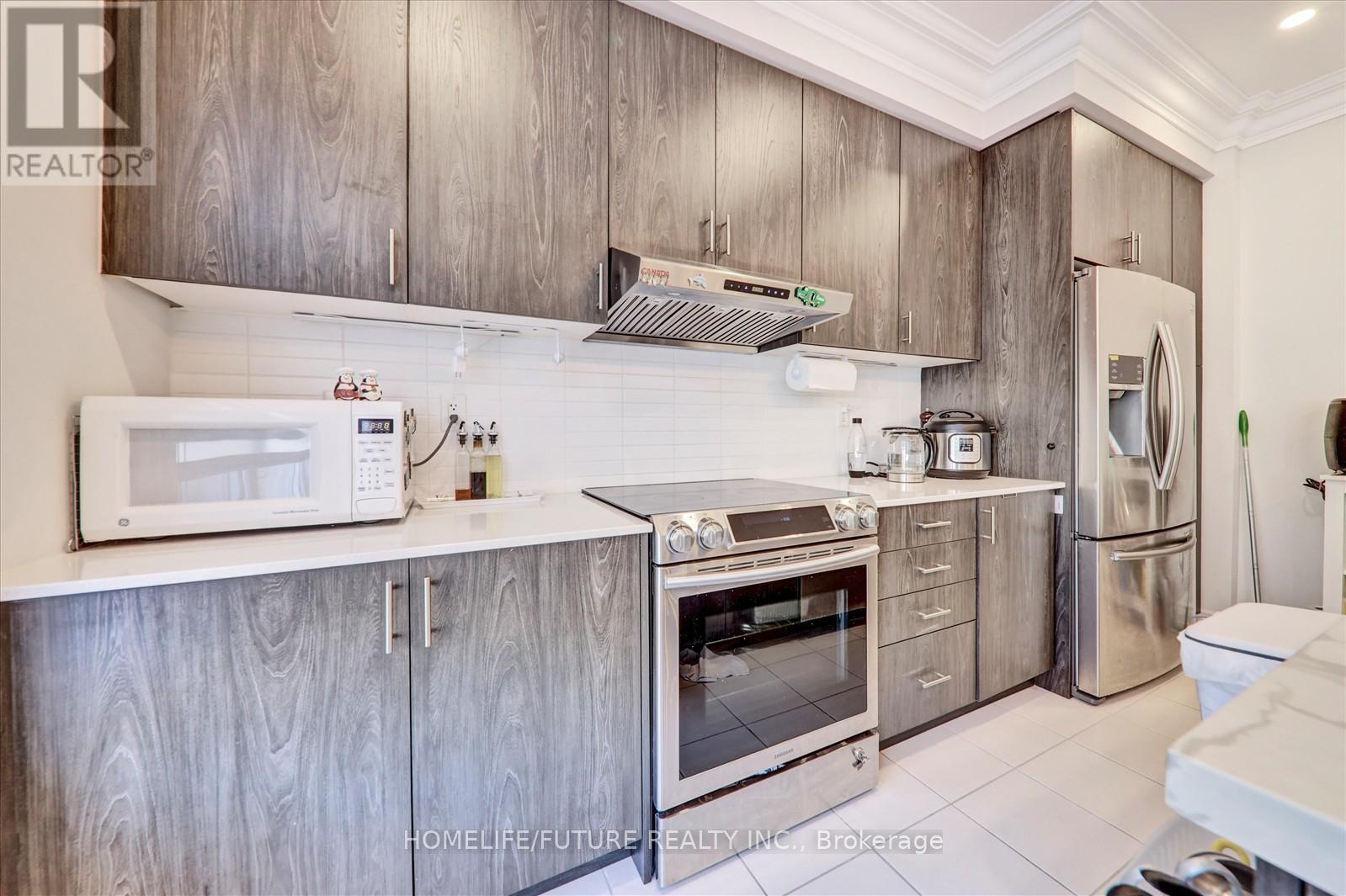 104 Holland Vista Street, East Gwillimbury, Ontario  L9N 0T4 - Photo 15 - N12876044