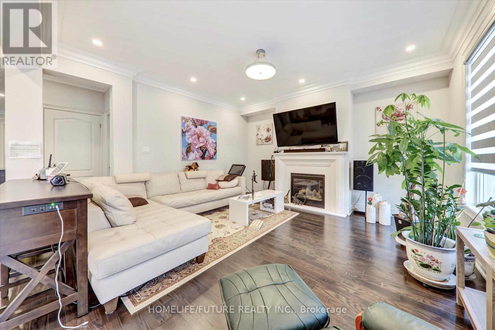 104 Holland Vista Street, East Gwillimbury, Ontario  L9N 0T4 - Photo 16 - N12876044