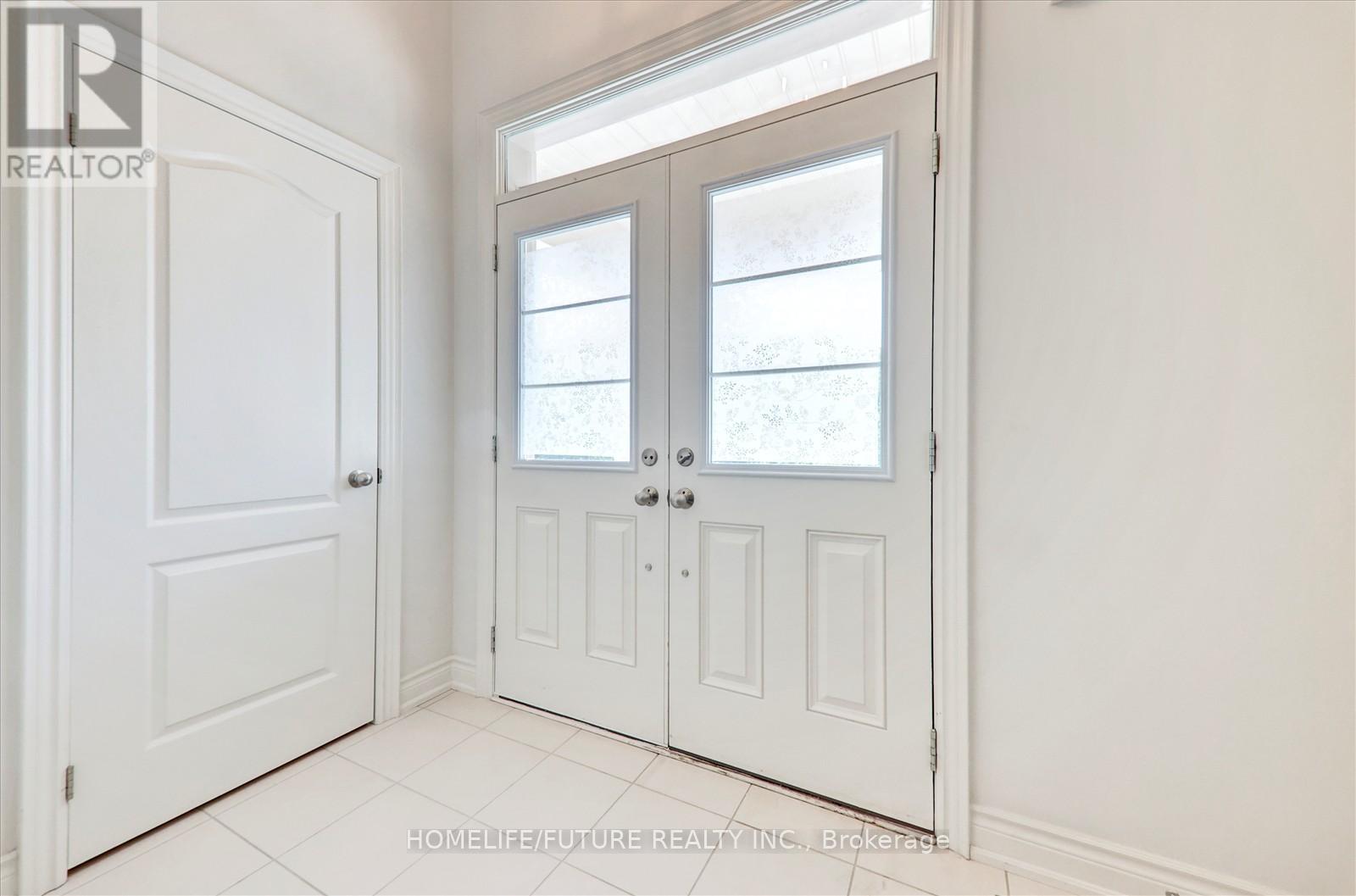 104 Holland Vista Street, East Gwillimbury, Ontario  L9N 0T4 - Photo 6 - N12876044