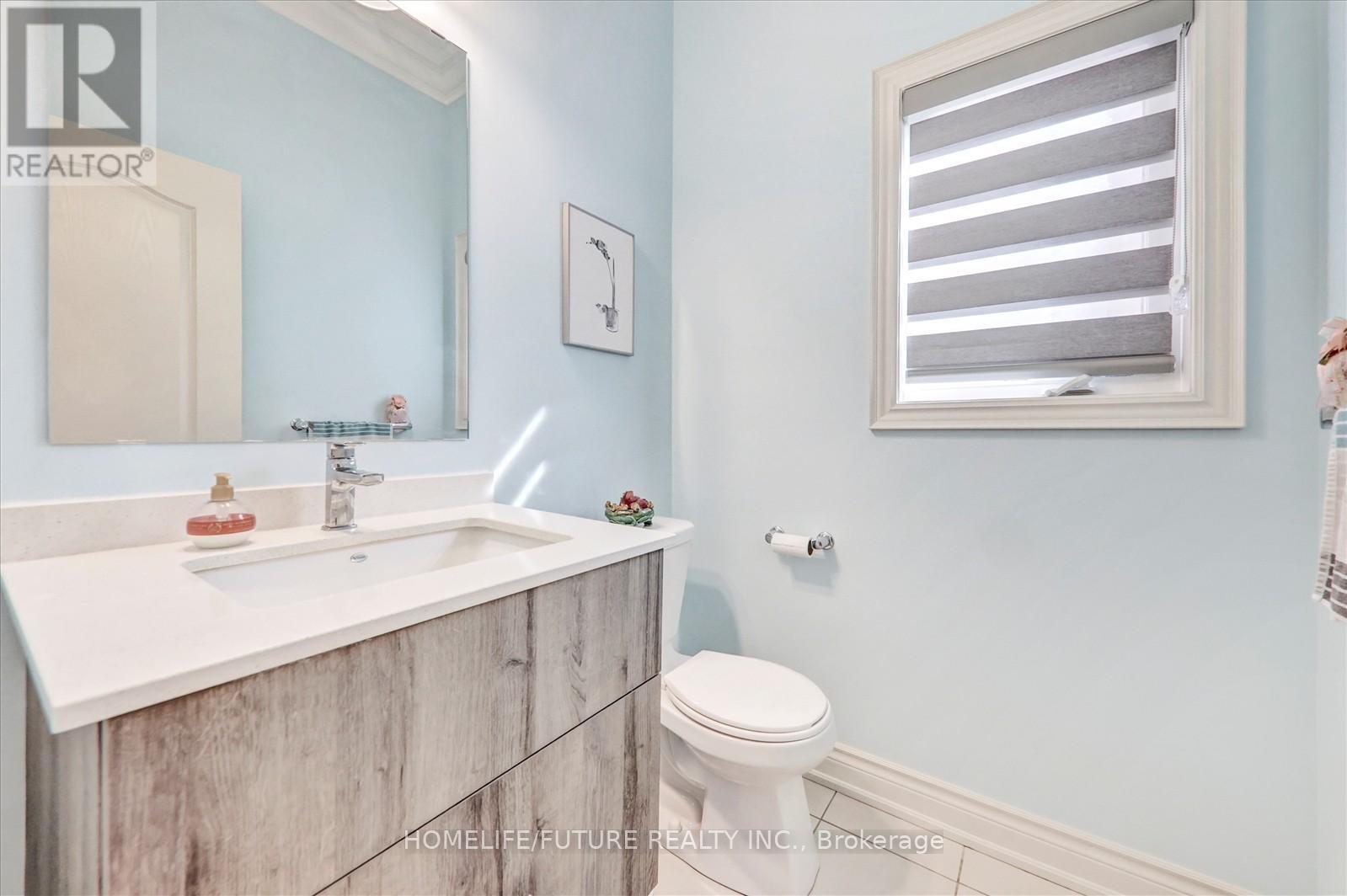 104 Holland Vista Street, East Gwillimbury, Ontario  L9N 0T4 - Photo 7 - N12876044