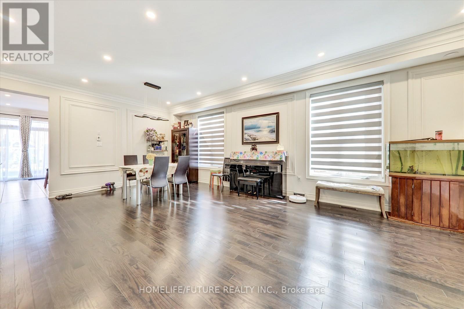 104 Holland Vista Street, East Gwillimbury, Ontario  L9N 0T4 - Photo 9 - N12876044