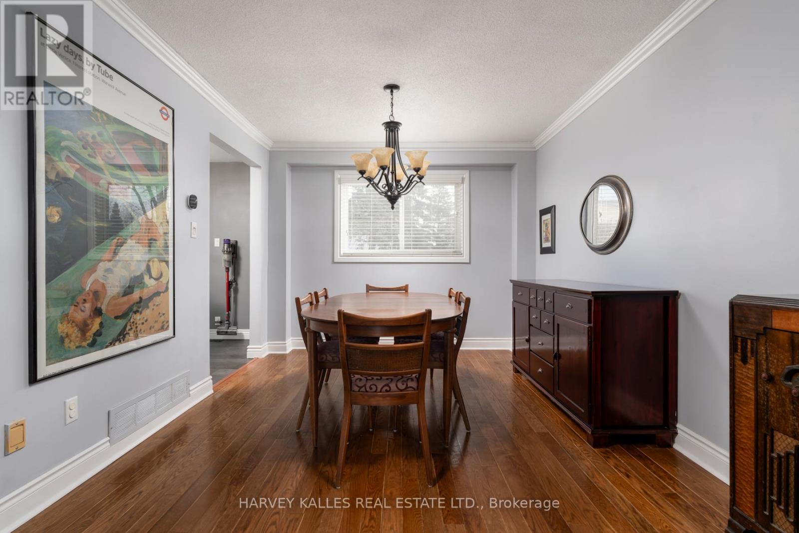 9 Manning Crescent, Newmarket, Ontario  L3Y 6H3 - Photo 11 - N12876252