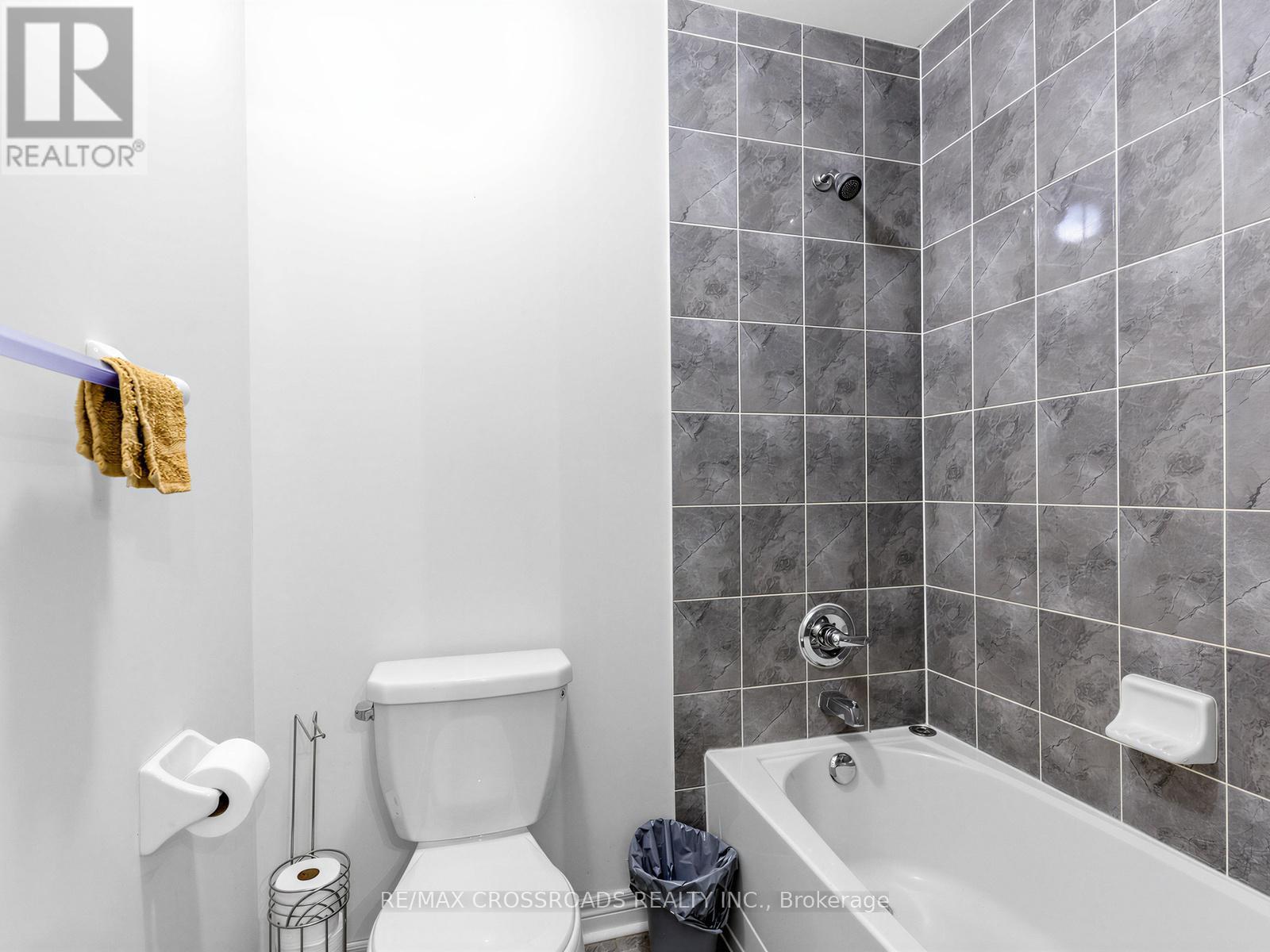 9 Rossmore Drive, Markham, Ontario  L6B 0Z4 - Photo 18 - N12876266