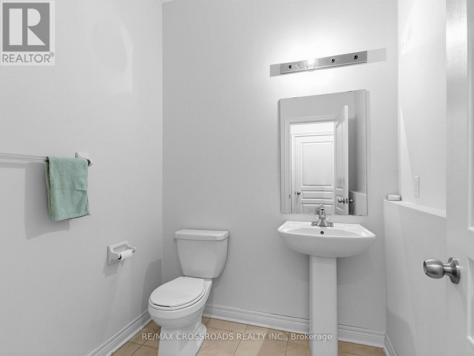 9 Rossmore Drive, Markham, Ontario  L6B 0Z4 - Photo 4 - N12876266