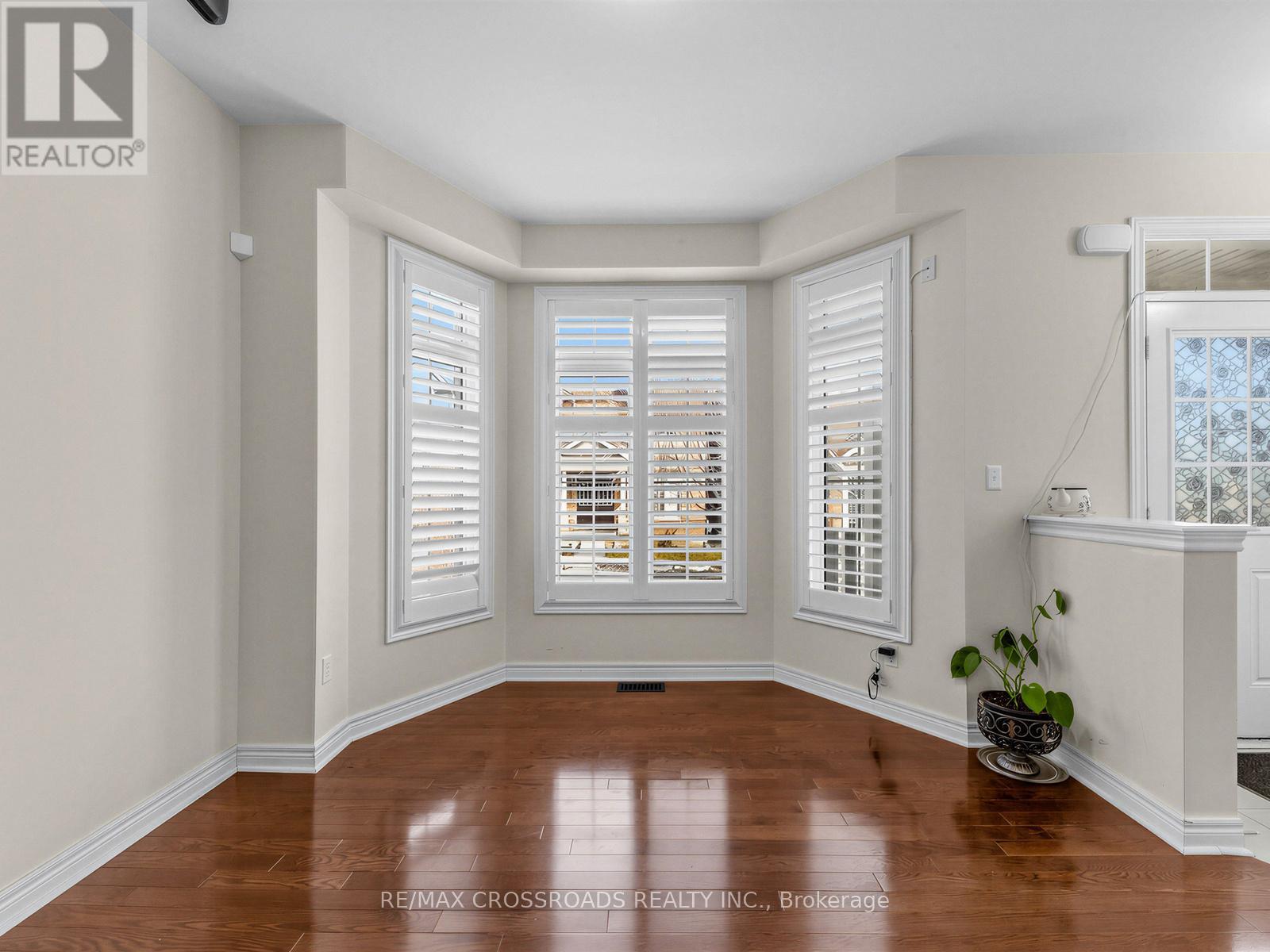 9 Rossmore Drive, Markham, Ontario  L6B 0Z4 - Photo 6 - N12876266