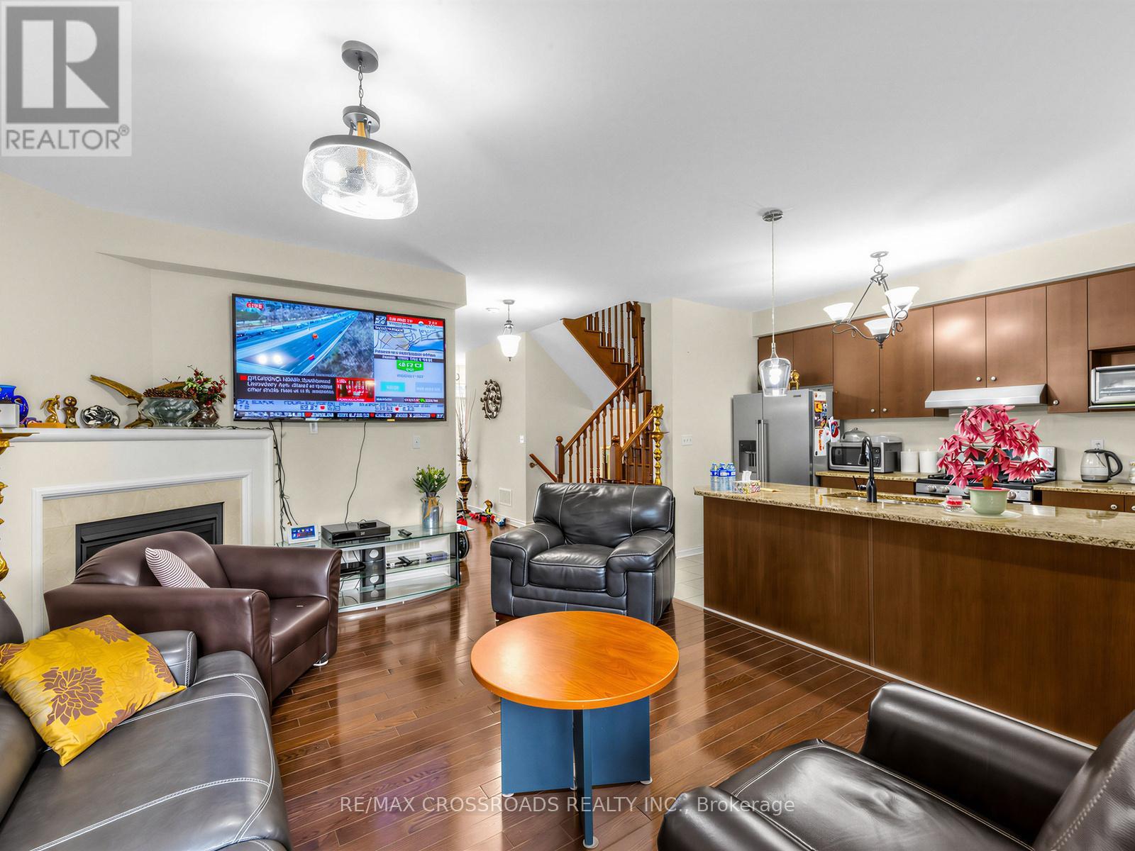 9 Rossmore Drive, Markham, Ontario  L6B 0Z4 - Photo 9 - N12876266