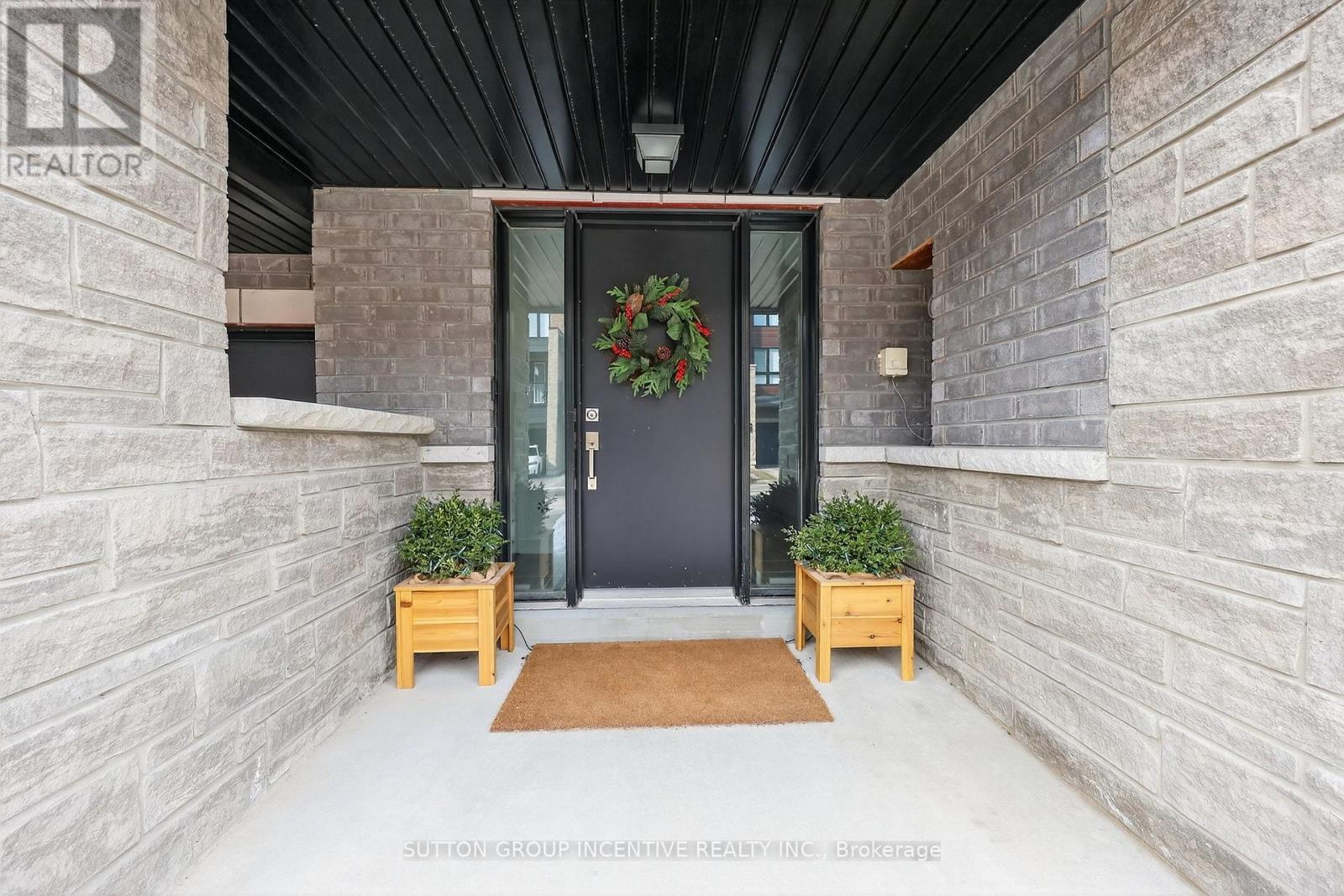 46 Spry Lane, Barrie, Ontario  L9J 0N6 - Photo 2 - S12876216