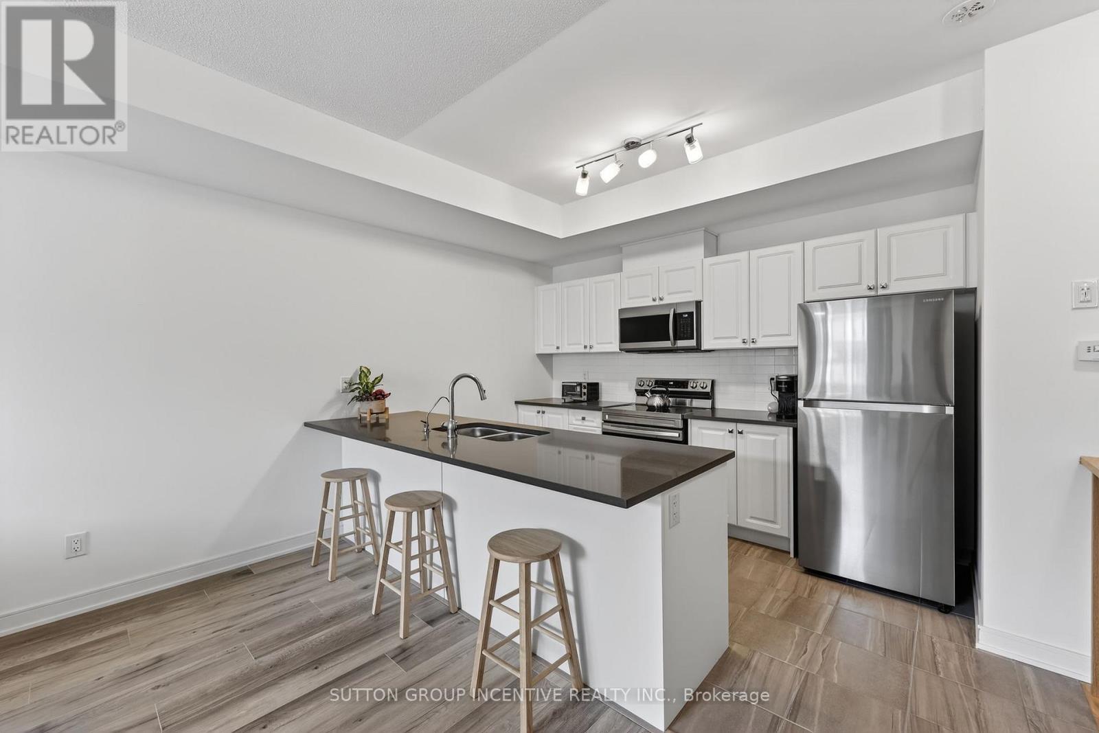 46 Spry Lane, Barrie, Ontario  L9J 0N6 - Photo 7 - S12876216