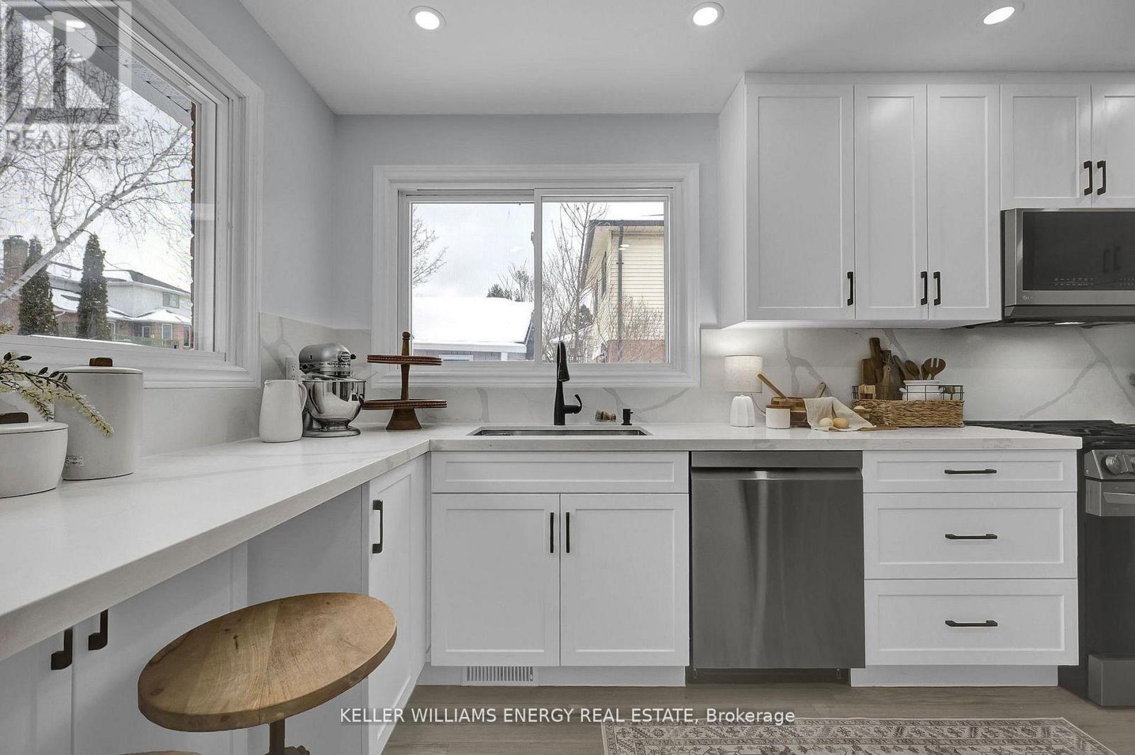 848 Copperfield Drive, Oshawa, Ontario  L1K 1P5 - Photo 5 - E12867218