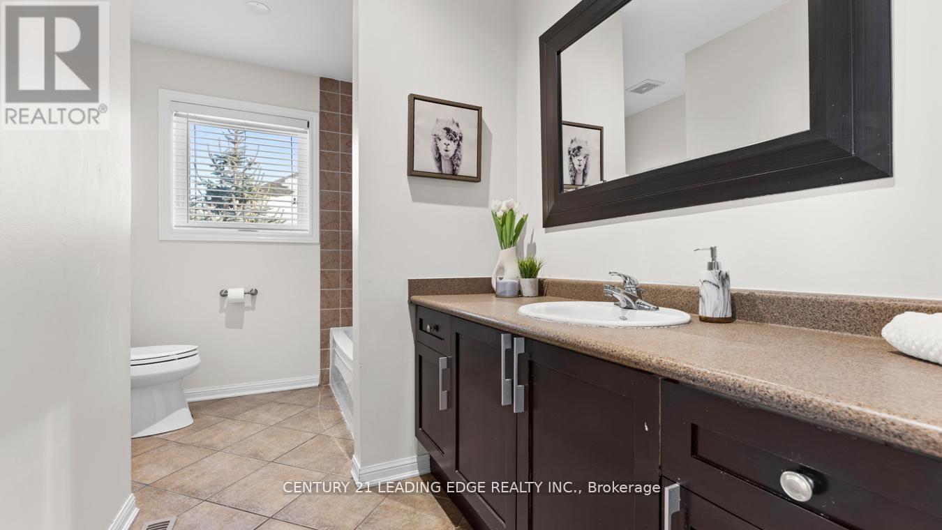 657 Brothers Crescent, Milton (Co Coates), Ontario  L9T 0A6 - Photo 32 - W12875982