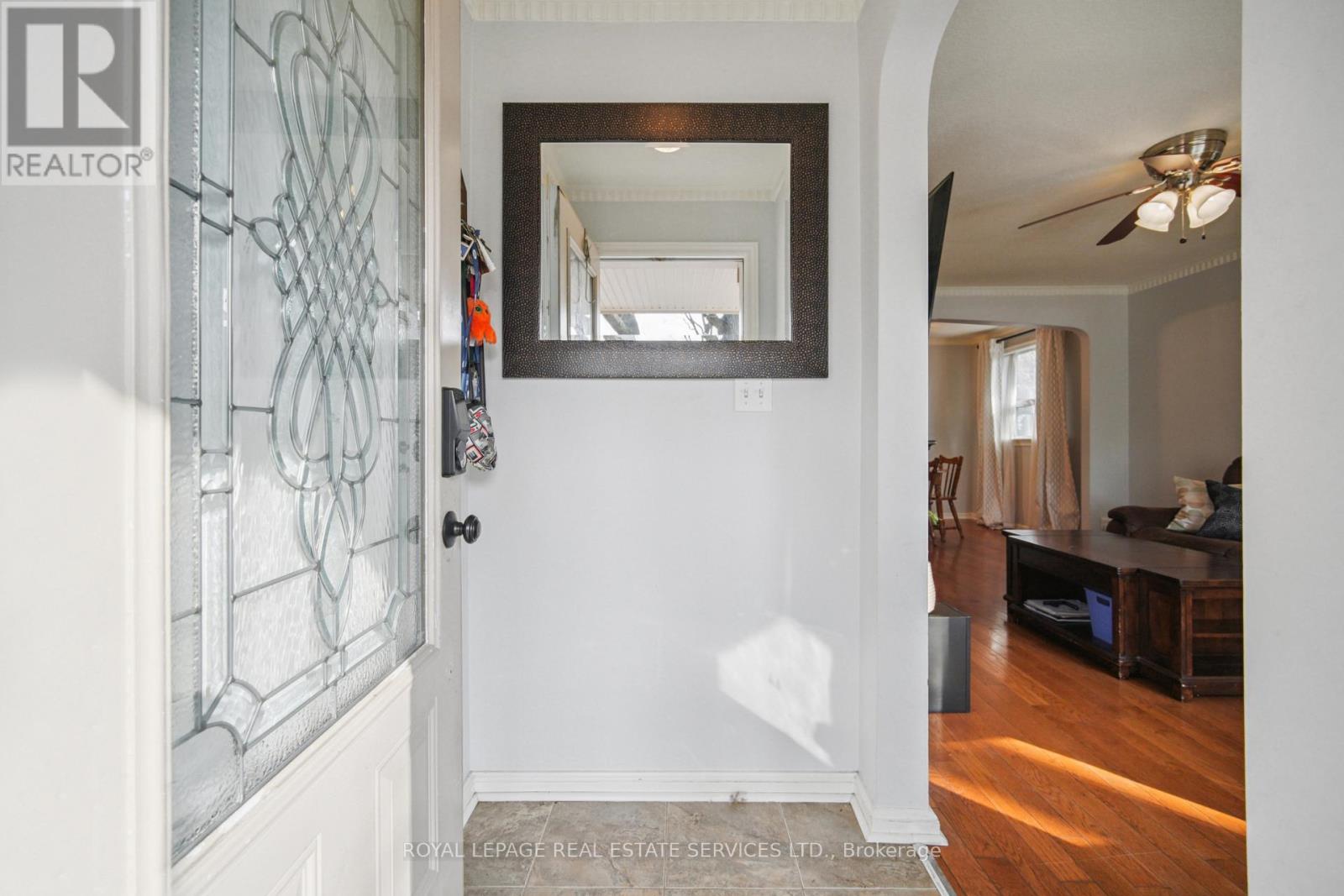 44 Yorkview Drive, Toronto, Ontario  M8Z 2E9 - Photo 3 - W12876010