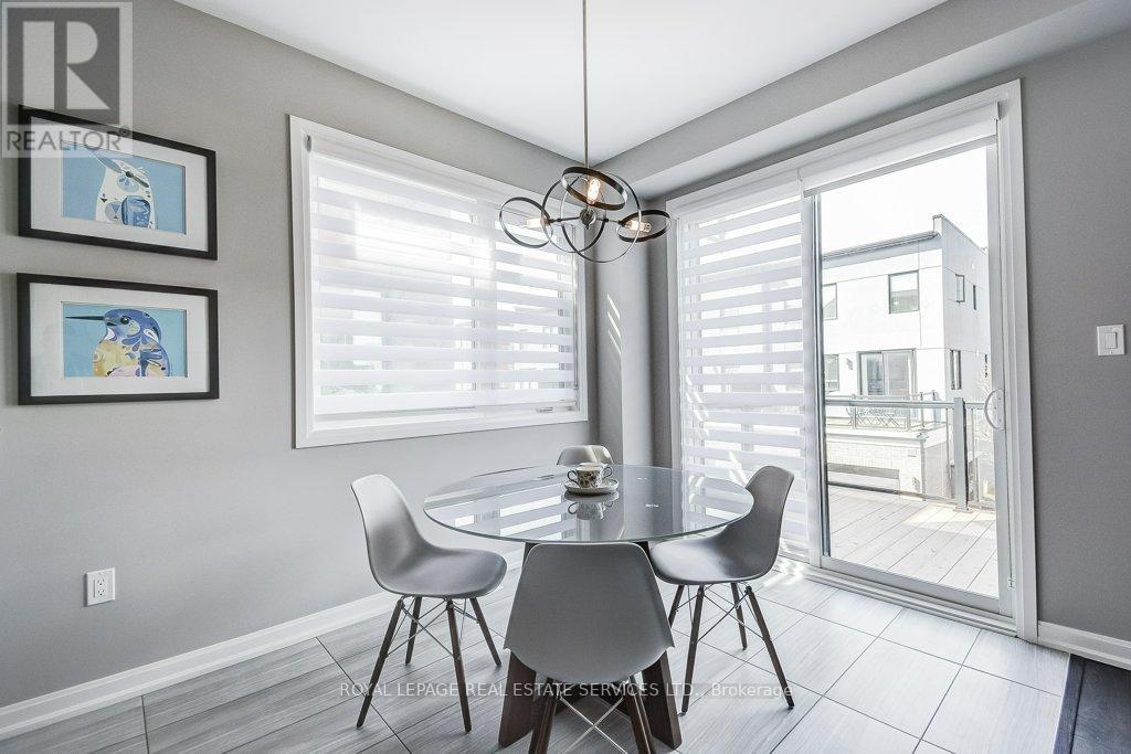 143 Grovewood Common, Oakville, Ontario  L6H 0X5 - Photo 11 - W12876040