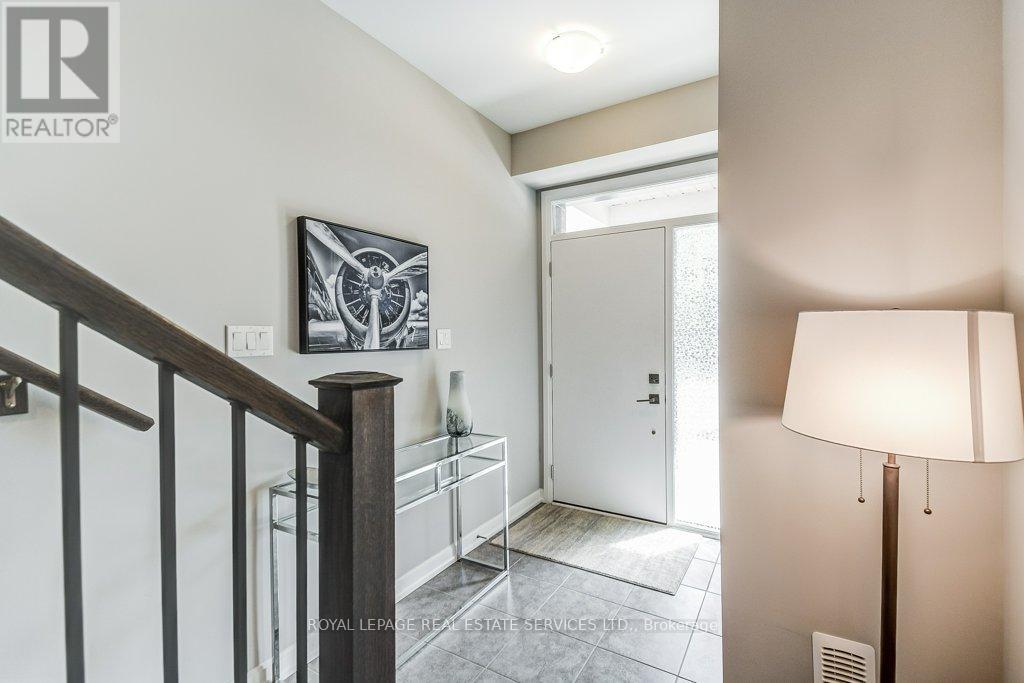 143 Grovewood Common, Oakville, Ontario  L6H 0X5 - Photo 30 - W12876040