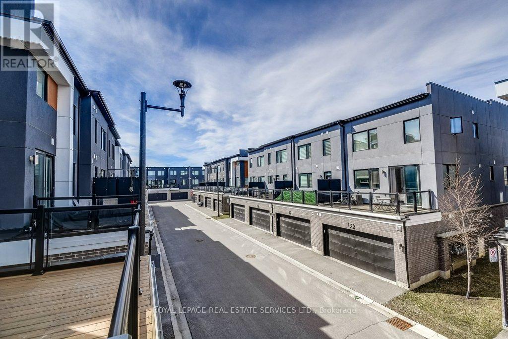 143 Grovewood Common, Oakville, Ontario  L6H 0X5 - Photo 36 - W12876040