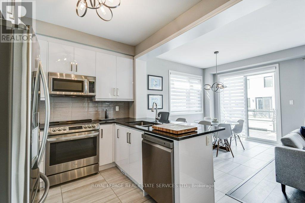 143 Grovewood Common, Oakville, Ontario  L6H 0X5 - Photo 7 - W12876040