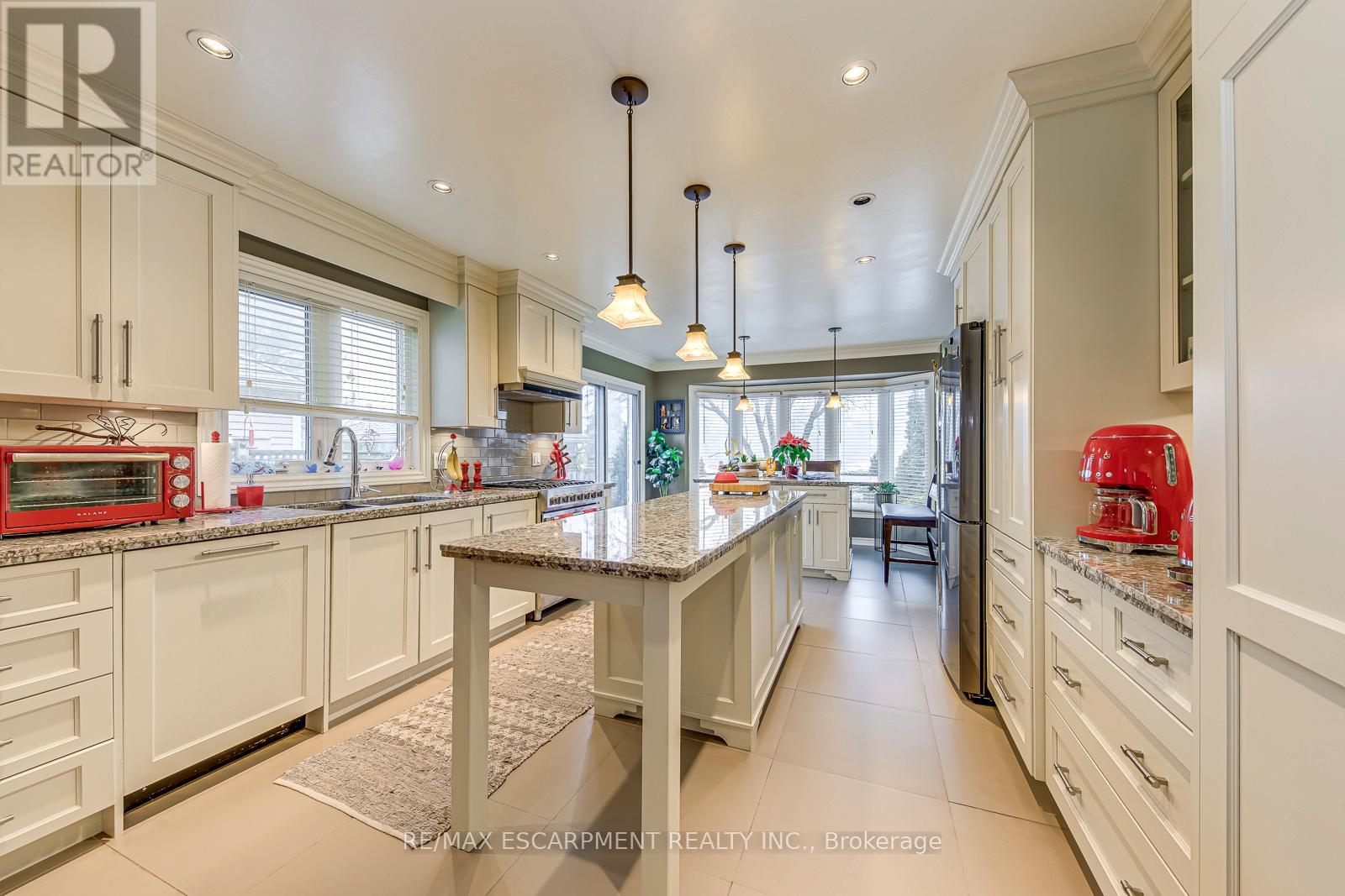 4220 Millcroft Park Drive, Burlington, Ontario  L7M 3V5 - Photo 13 - W12876130