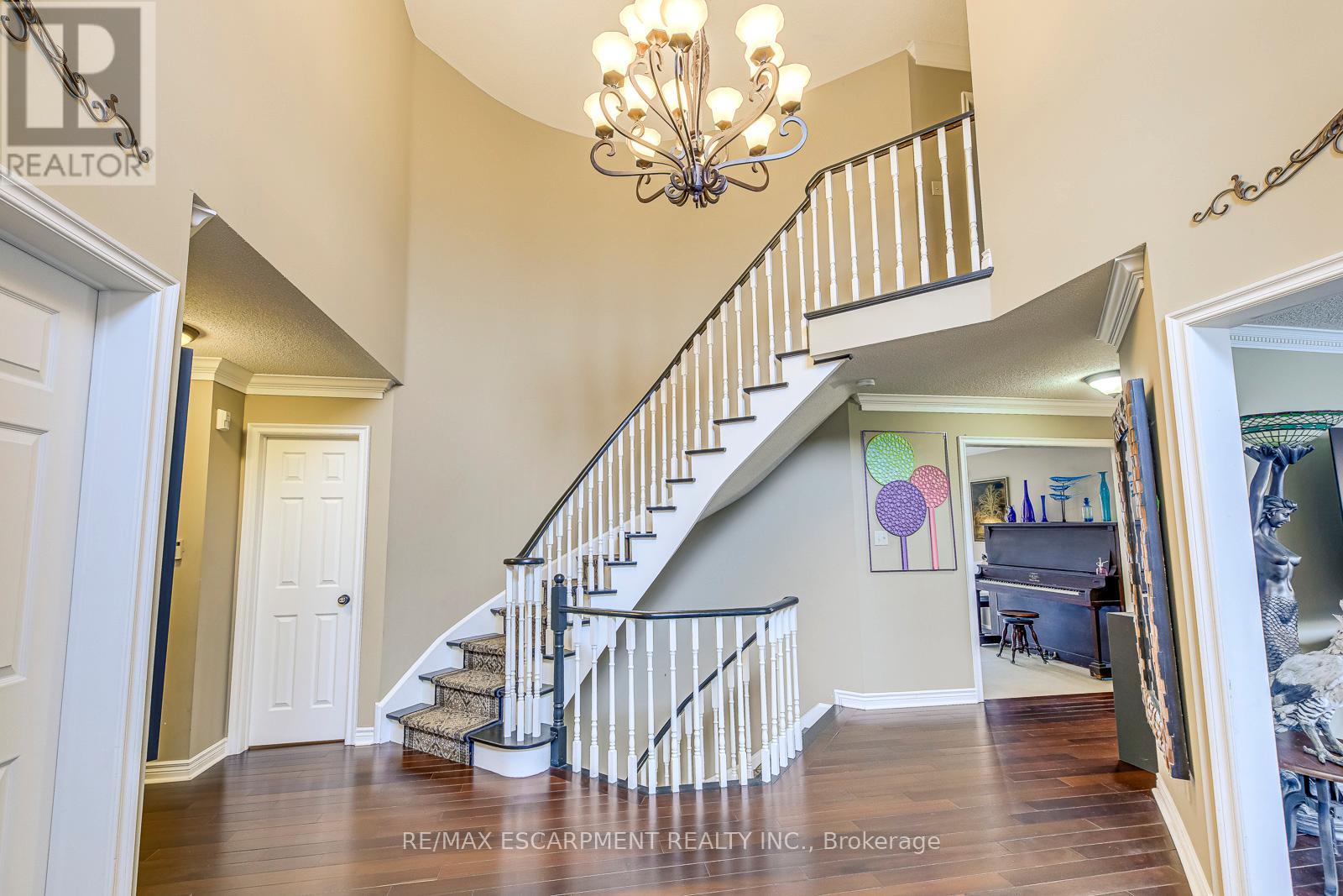 4220 Millcroft Park Drive, Burlington, Ontario  L7M 3V5 - Photo 22 - W12876130