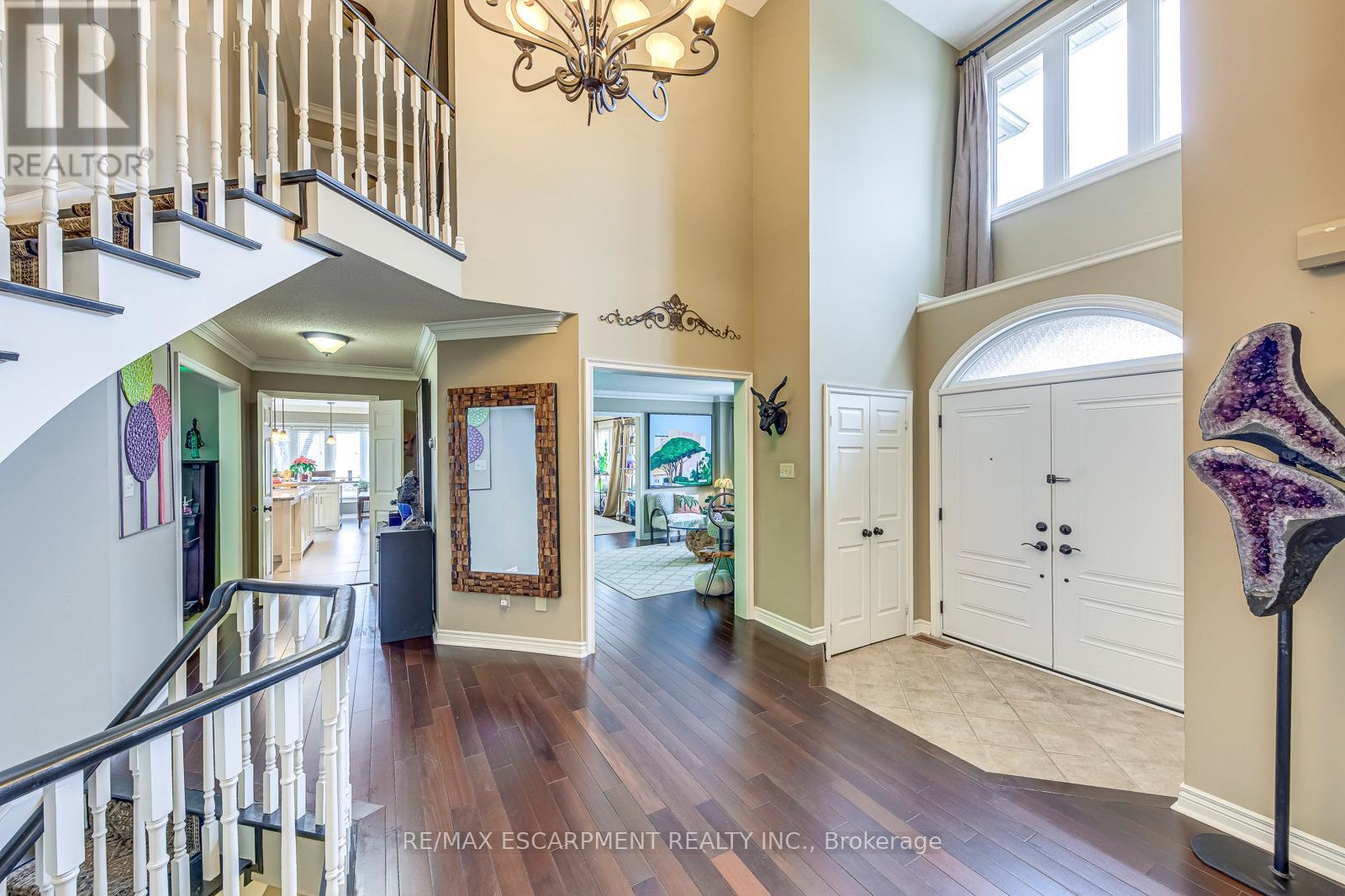 4220 Millcroft Park Drive, Burlington, Ontario  L7M 3V5 - Photo 6 - W12876130