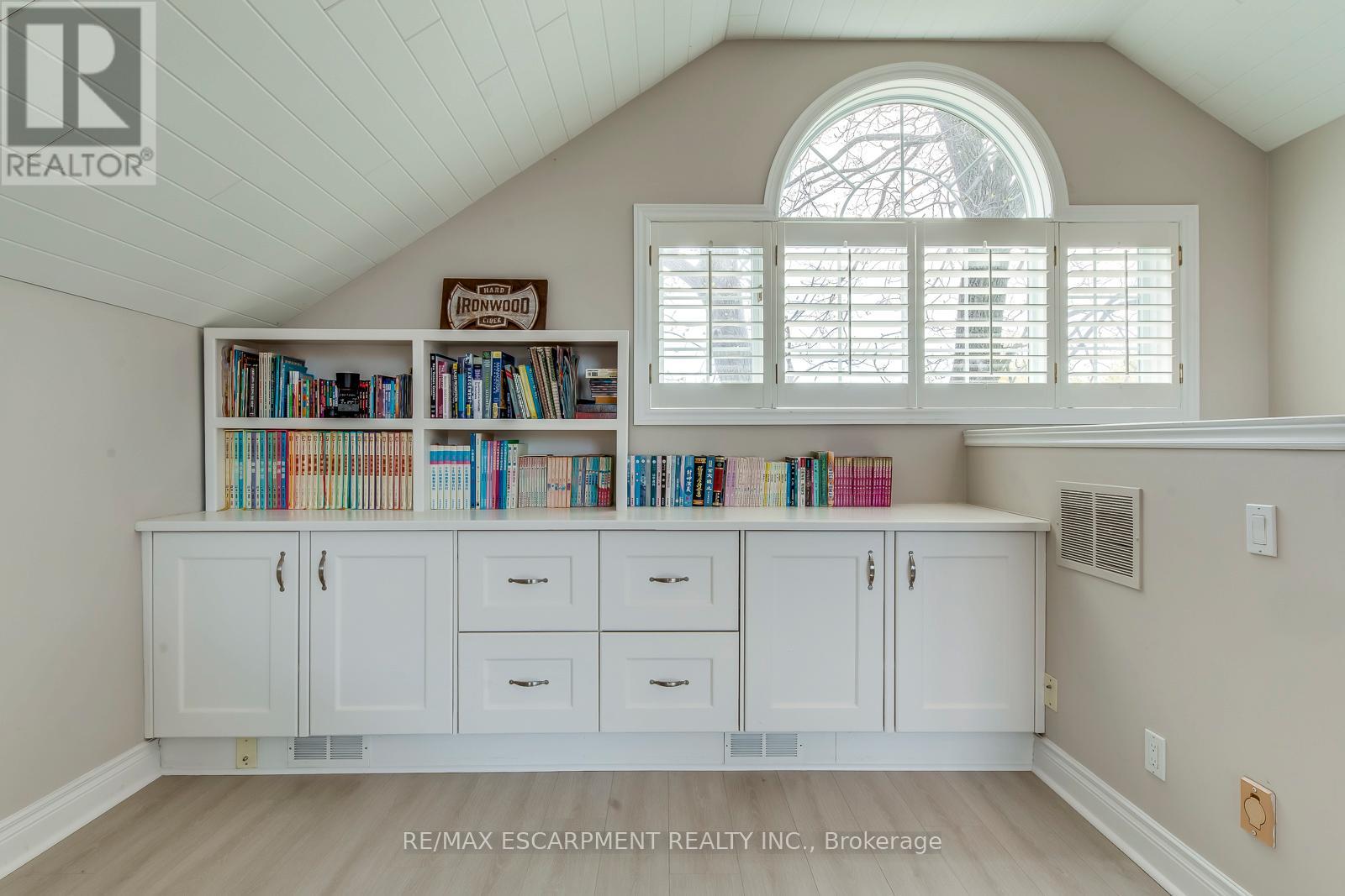 48 Forsythe Street, Oakville, Ontario  L6K 3J7 - Photo 38 - W12876132