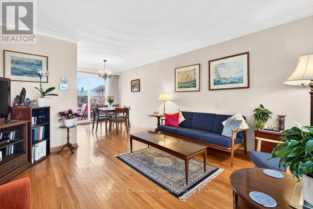 387 Walton Street, Oakville, Ontario  L6K 1R7 - Photo 10 - W12876142