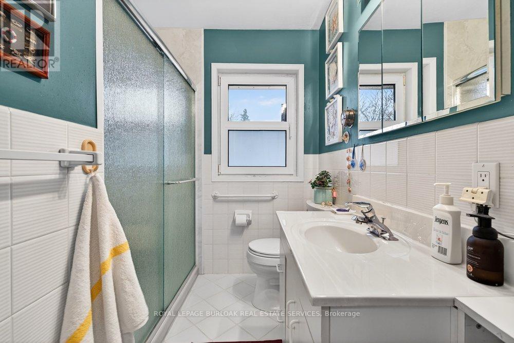 387 Walton Street, Oakville, Ontario  L6K 1R7 - Photo 25 - W12876142