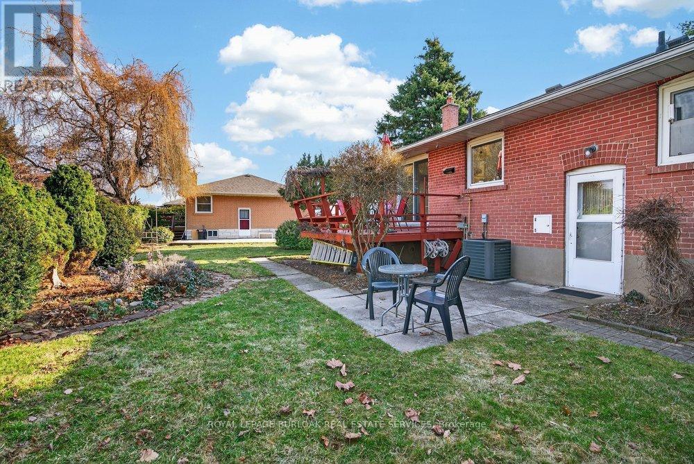 387 Walton Street, Oakville, Ontario  L6K 1R7 - Photo 37 - W12876142