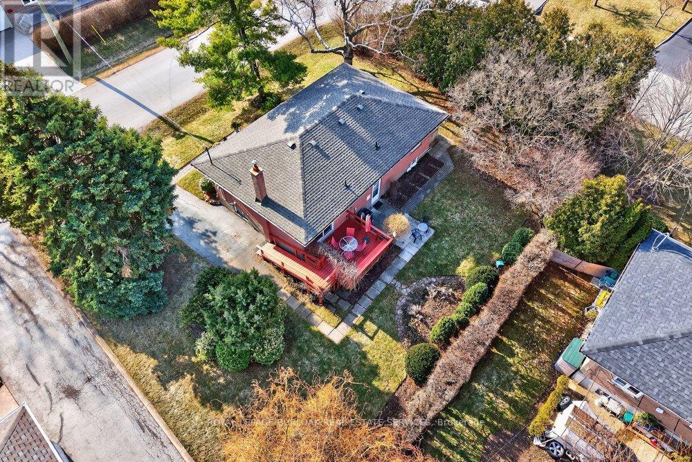 387 Walton Street, Oakville, Ontario  L6K 1R7 - Photo 41 - W12876142