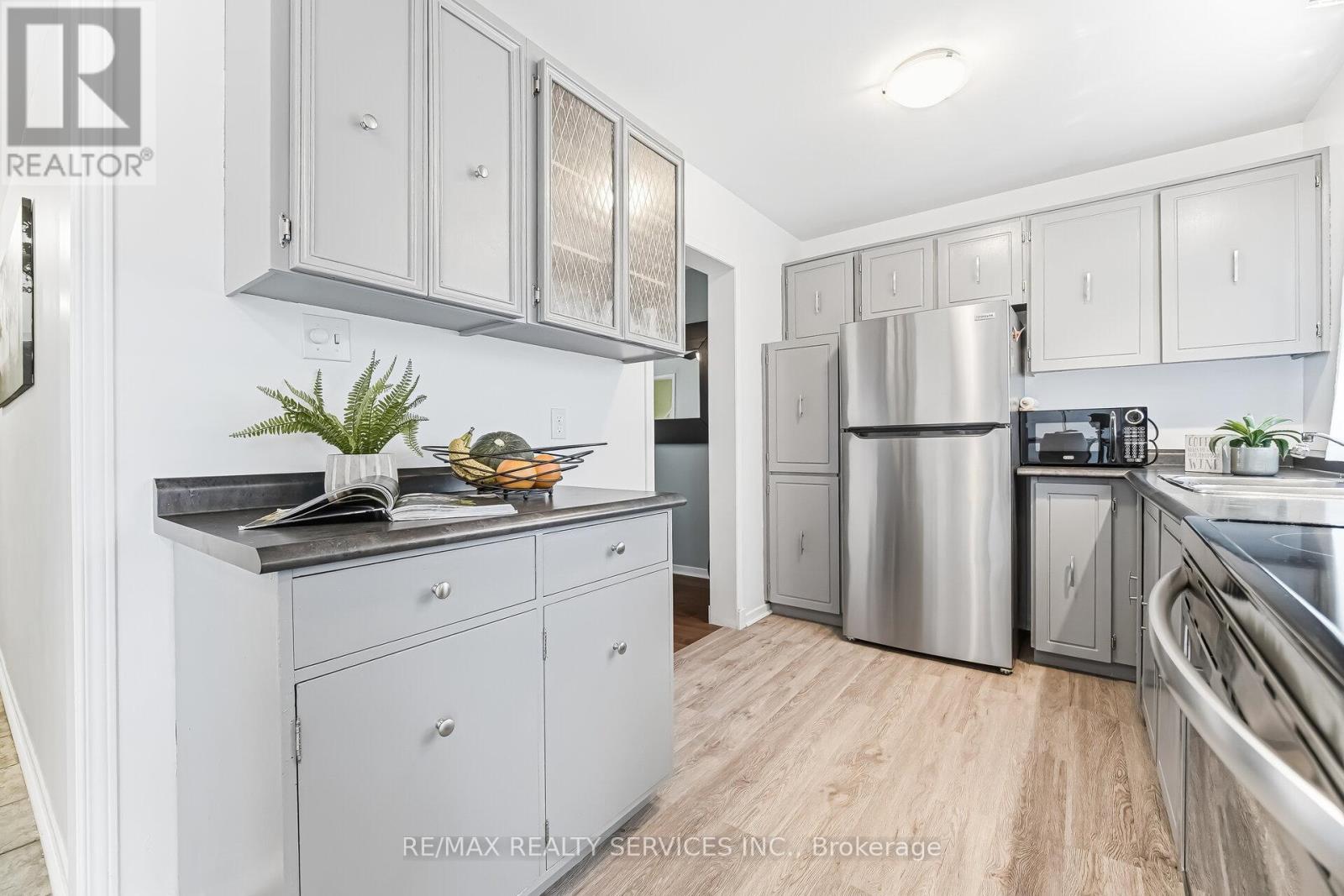 92 - 900 Central Park Drive, Brampton, Ontario  L6S 3J6 - Photo 14 - W12876152